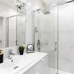 Urban Chic - Luxury - Mennica *