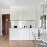 Urban Chic - Luxury - Mennica *
