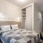 Urban Chic - Luxury - Mennica