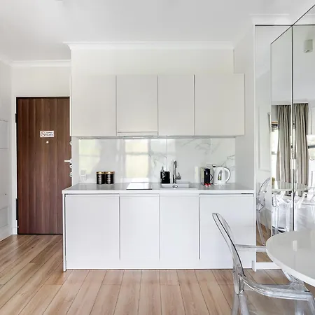 Urban Chic - Luxury - Mennica *