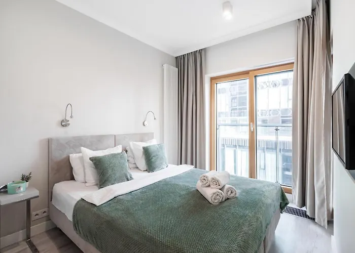 Urban Chic - Luxury - Mennica Apartman Varsó