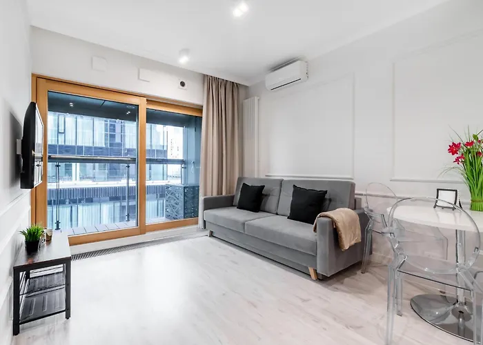 Urban Chic - Luxury - Mennica *