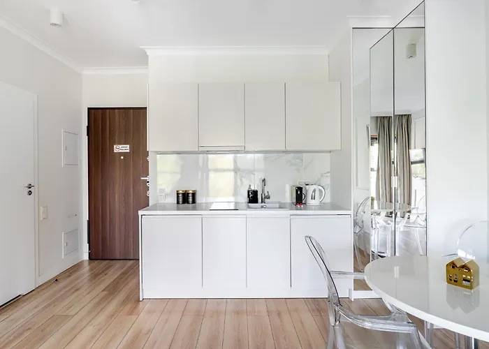 Urban Chic - Luxury - Mennica *