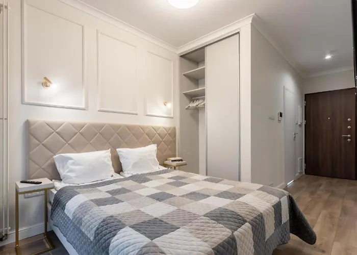 Urban Chic - Luxury - Mennica